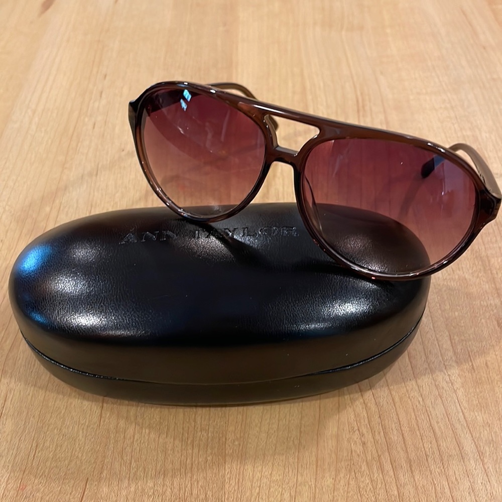 NWOT ANN TAYLOR BROWN AVIATOR SUNGLASSES